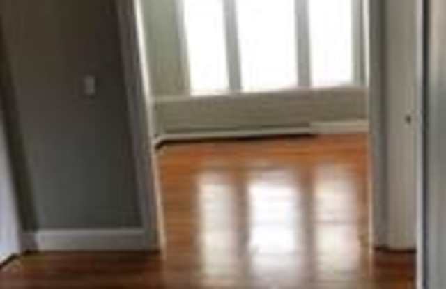14 Dyer Gallery 2