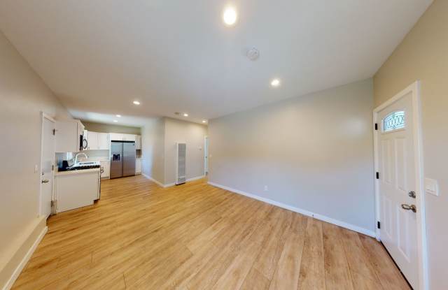 3BD house on Rockford! Gallery 4