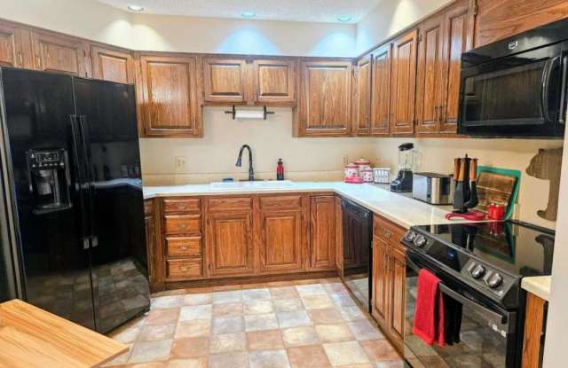 1400 Poly Dr Gallery 4
