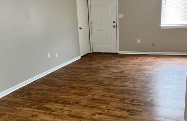 Charming Two-Bedroom Two-Bathroom Apartment in Prime Chesterton Location! Gallery 3