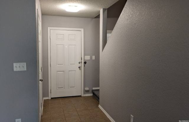 25114 Remington Oaks Gallery 2