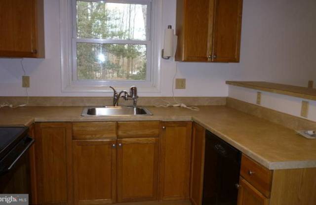 7708 ECKLEY COURT Gallery 3