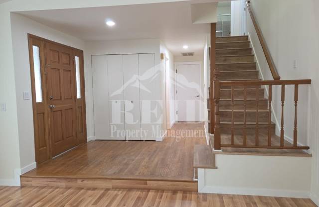SILVERDALE - 2 STORY HOME (4BED 2.5 BATH) Gallery 4