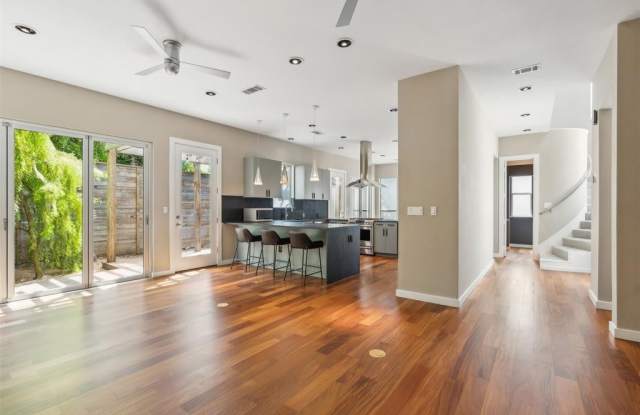 4404 Holland Avenue Gallery 2