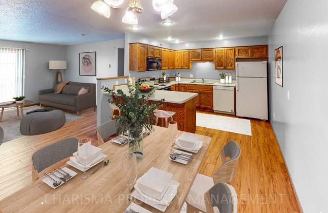 AMENITY FILLED TWO BEDROOM IN BRANDON!!! PET FRIENDLY! GARAGE INCLUDED WITH RENT! photos photos