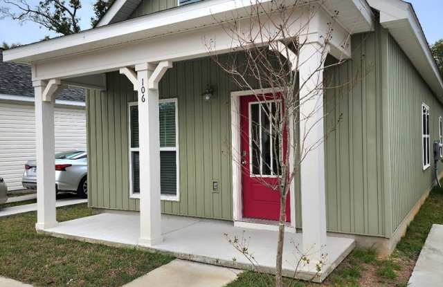 Walkable to Downtown 3 Bedroom/2.5 Bath Beautiful Home!! photos photos