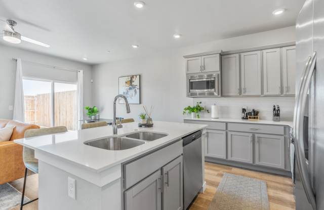 2604 Cedar Tree Rd photos photos