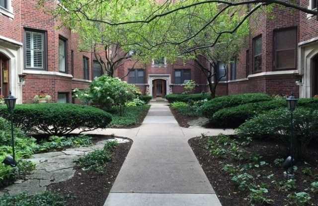 535 BROMPTON - 535 W Brompton Ave, Chicago, IL 60657