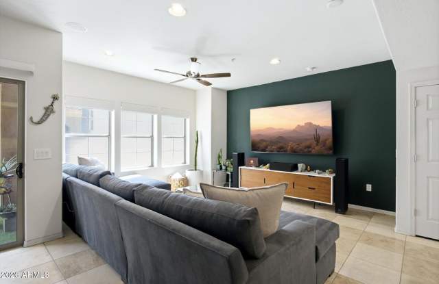 3935 E ROUGH RIDER Road Gallery 4