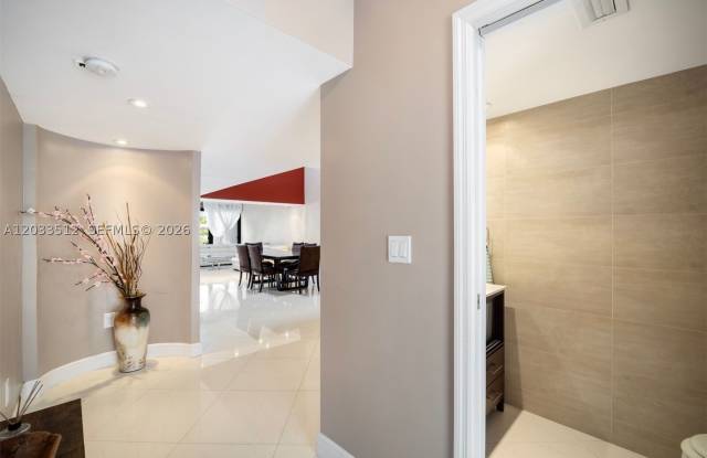 317 Poinciana Dr Gallery 2