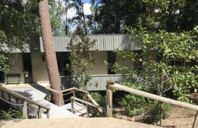 101 Riverside Dr photos photos