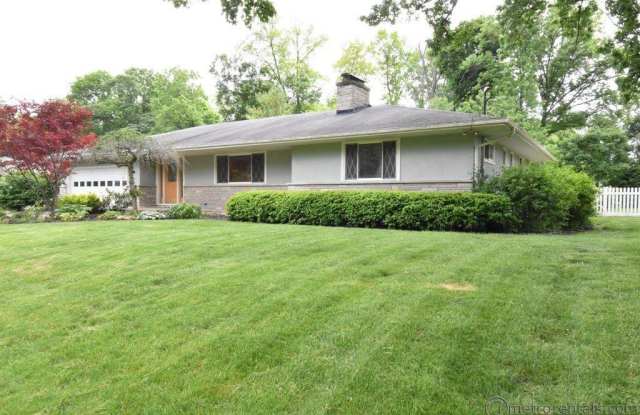 1355 Southport Drive - 1355 Southport Drive, Columbus, OH 43235