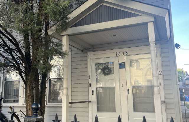 1638 N Washtenaw Ave photos photos