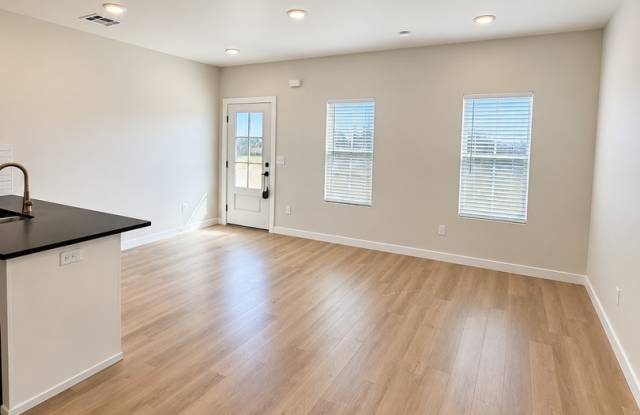Modern Farmhouse 3-Bedroom Townhome for Rent Gallery 3