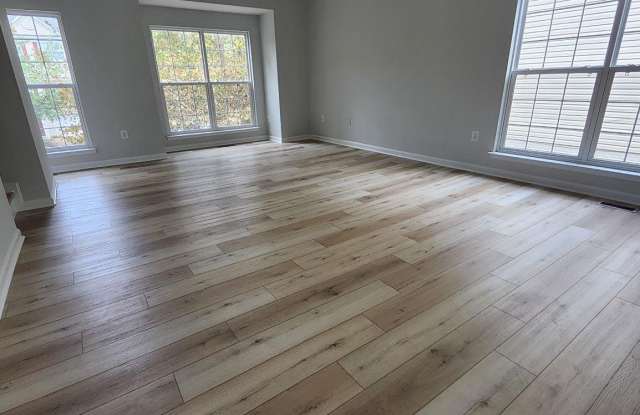 2281 FORSYTHIA Drive Gallery 4
