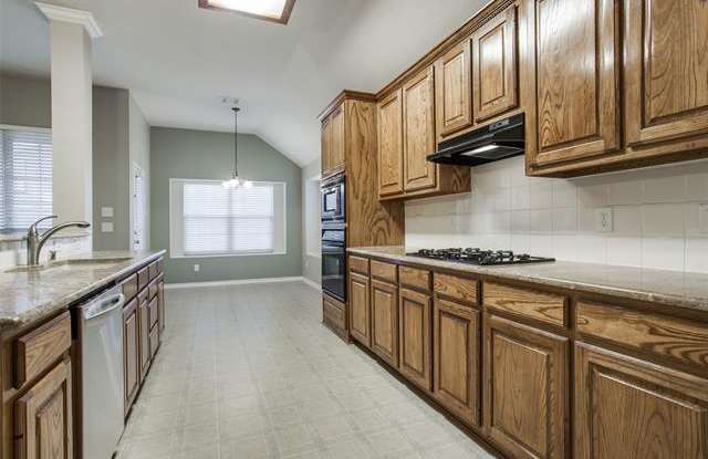 9607 Aristocrat Lane Gallery 4