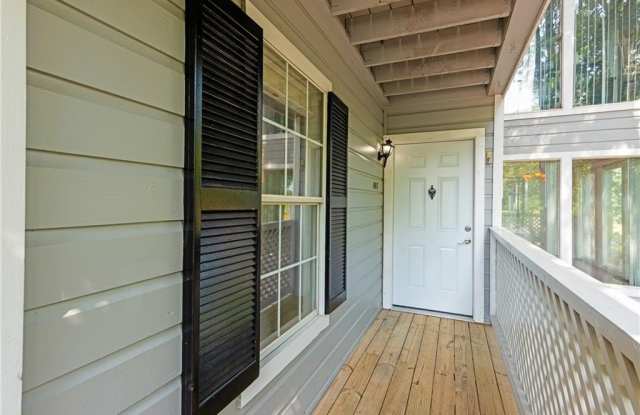 407 Natchez Trace Gallery 1