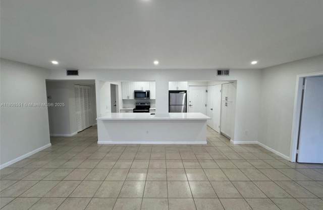 7700 Camino Real photos photos