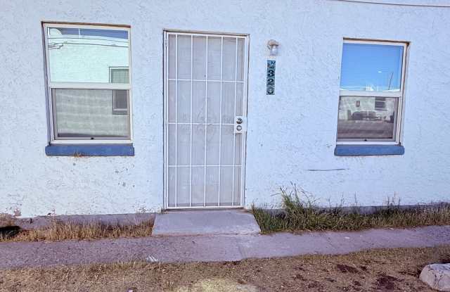 320 East 26th Street - 320 East 26th Street, South Tucson, AZ 85713
