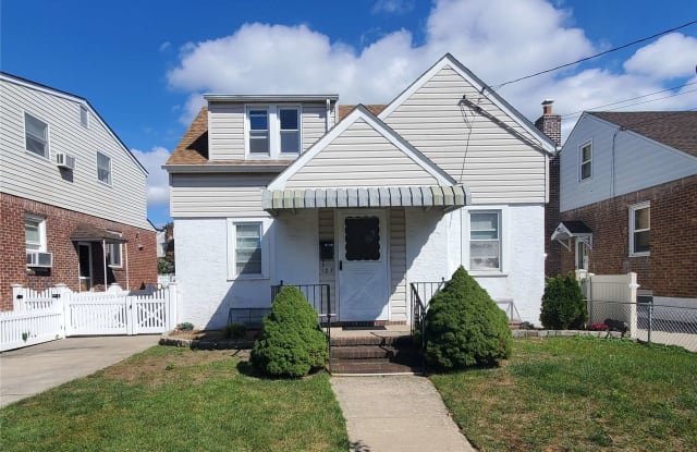 127 William Street - 127 Williams Street, Valley Stream, NY 11580