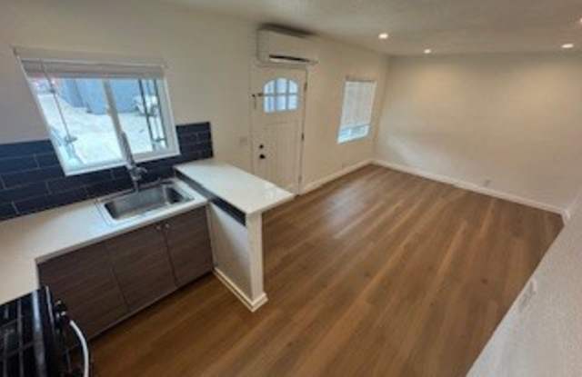 2623 1/2 Barranca St. Gallery 4