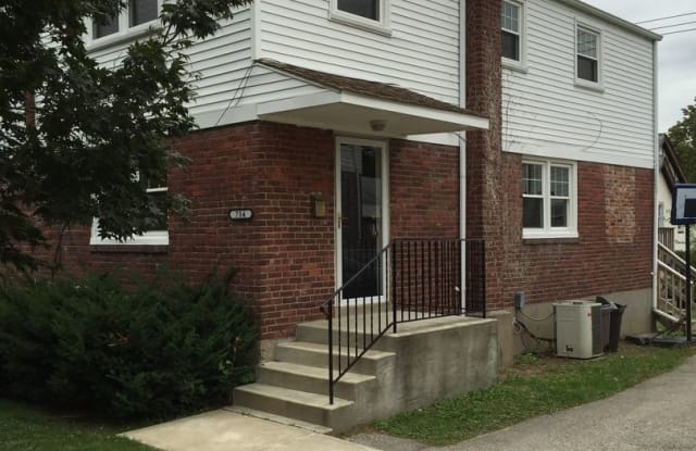 754 Oak View Rd - 754 Oakview Road, Ardmore, PA 19003