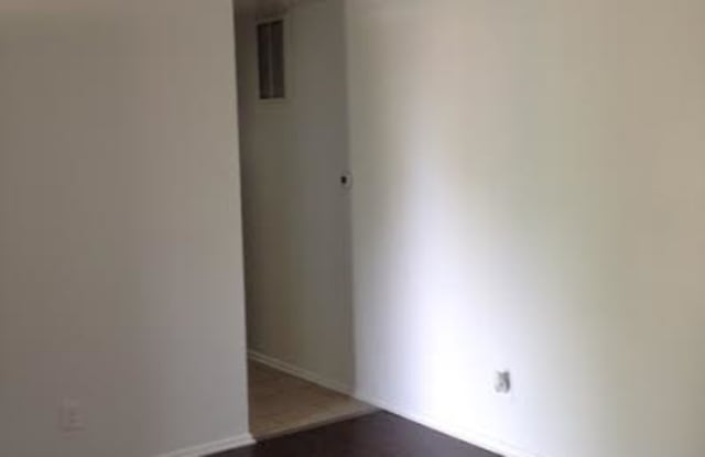 4102 Mellis Drive Gallery 4