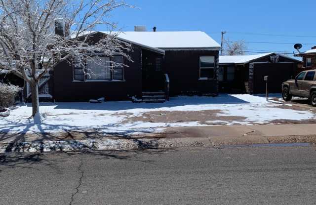 Great Winslow Rental - 113 East Mahoney Street, Winslow, AZ 86047 Great Winslow Rental - 113 East Mahoney Street, Winslow, AZ 86047