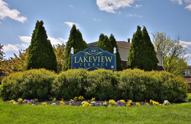 Lakeview Terrace photos photos