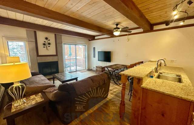 3 Bedroom condo - 2 Blocks from Ski Beach! - 989 Tahoe Boulevard, Incline Village, NV 89451