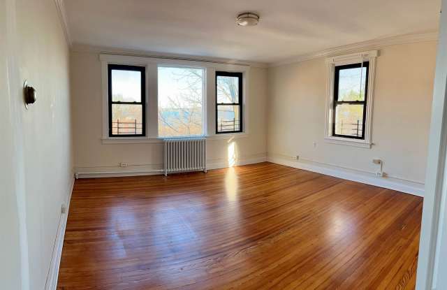 228 St Marks Pl - 228 Saint Marks Place, Staten Island, NY 10301