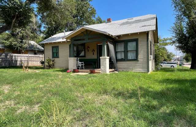 SUPER CUTE 2 BEDROOM 1 BATH - Available Soon! photos photos