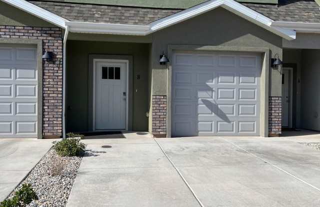 Ready To Move in! New 2 Bed 3 bath! photos photos