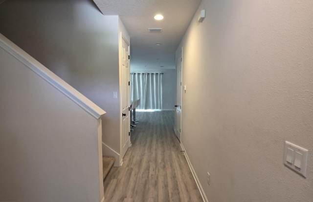 4537 PINE RIDGE Parkway Gallery 4