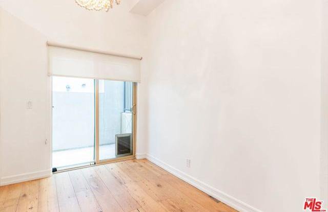 4332 Whitsett Avenue - 4332 Whitsett Avenue, Los Angeles, CA 91604