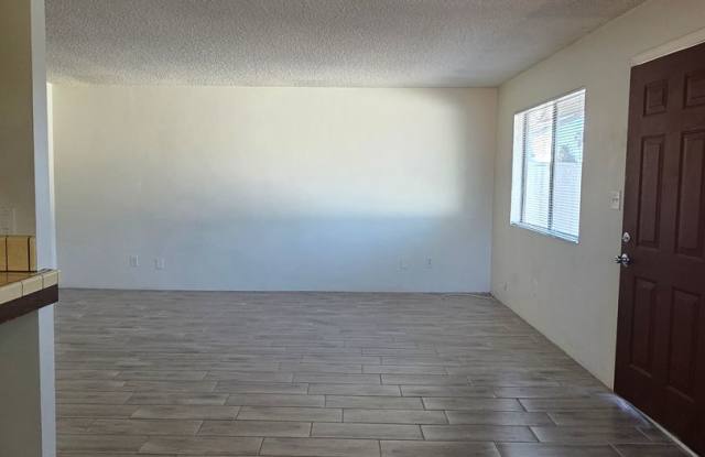 3112 La Costa Street #D - Upstairs Apartment Gallery 3