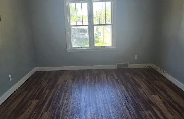415 South Cedar Avenue - 2 photos photos