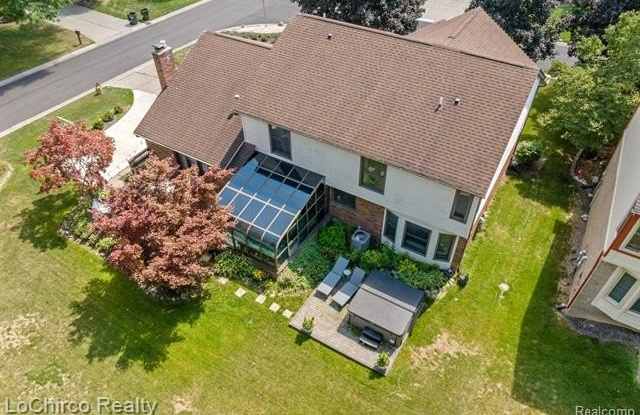 2700 Broadmoor Drive Gallery 4