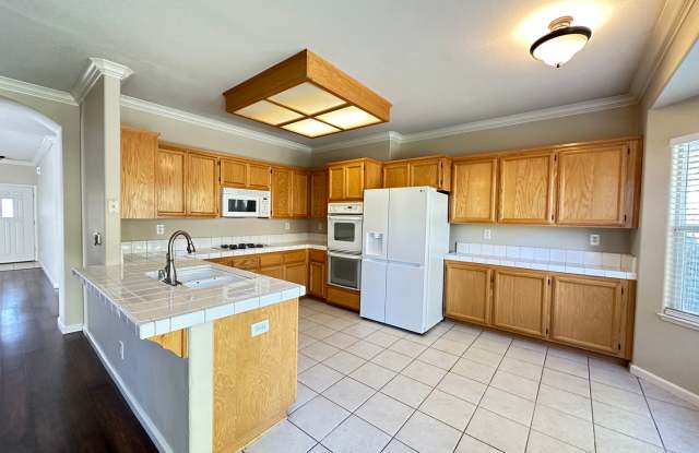 4 bed/ 2 ba house - S Yuba City Gallery 4