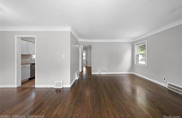 1721 E LINCOLN Avenue Gallery 4