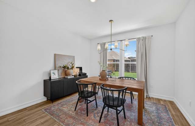 1109 Nathan Lane Gallery 4