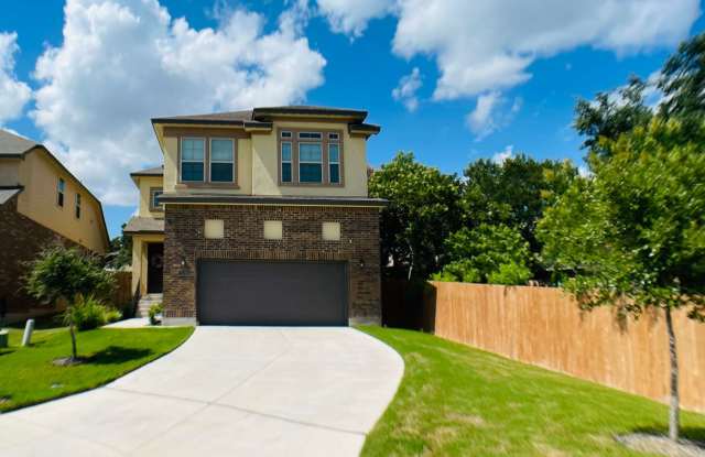 Charming Nestled Home near 281 and 1604 photos photos