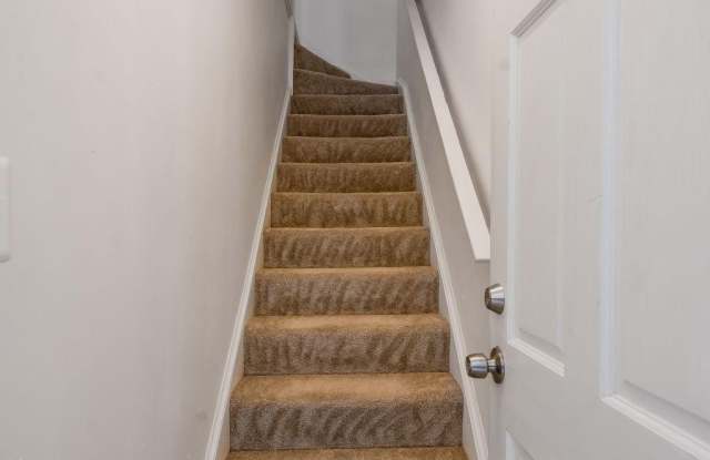 2538 9TH Street NW Gallery 3