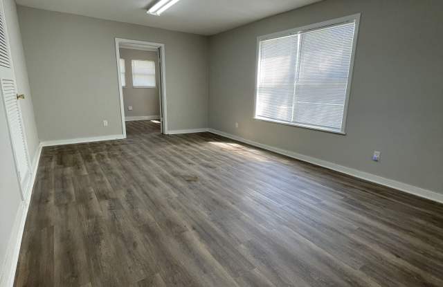 521 Woodard Avenue - 521 Woodard Avenue, Cleburne, TX 76033