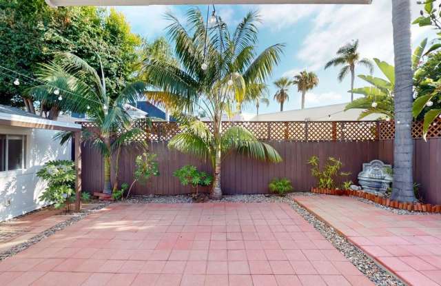 Rare and Private Coronado Back House with Expansive Patio plus Casita Gallery 4