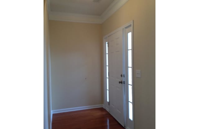 326 Clover Brook Dr Gallery 2