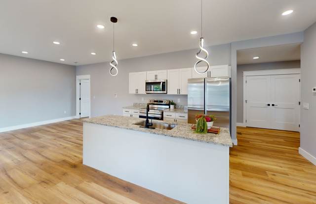 ✴️ Waitlist for Aug2027–Jul2028 Now Open! |Brand New Townhome in Fort Sanders | Walk to UTK Gallery 2