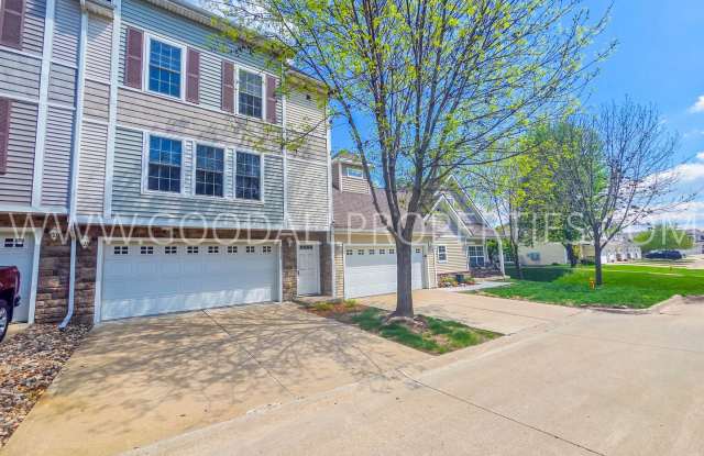 Spring special! 2-Bedroom, 2.5-Bath Townhome in Urbandale with 2-Car Attached Garage photos photos