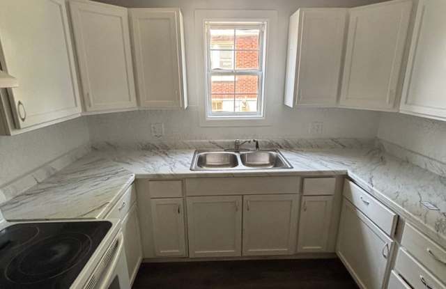 Charming 3-Bedroom Home Near Historic C-Street Gallery 4