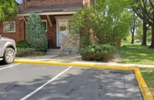 5540 W 97th St - 5540 West 97th Street, Overland Park, KS 66207